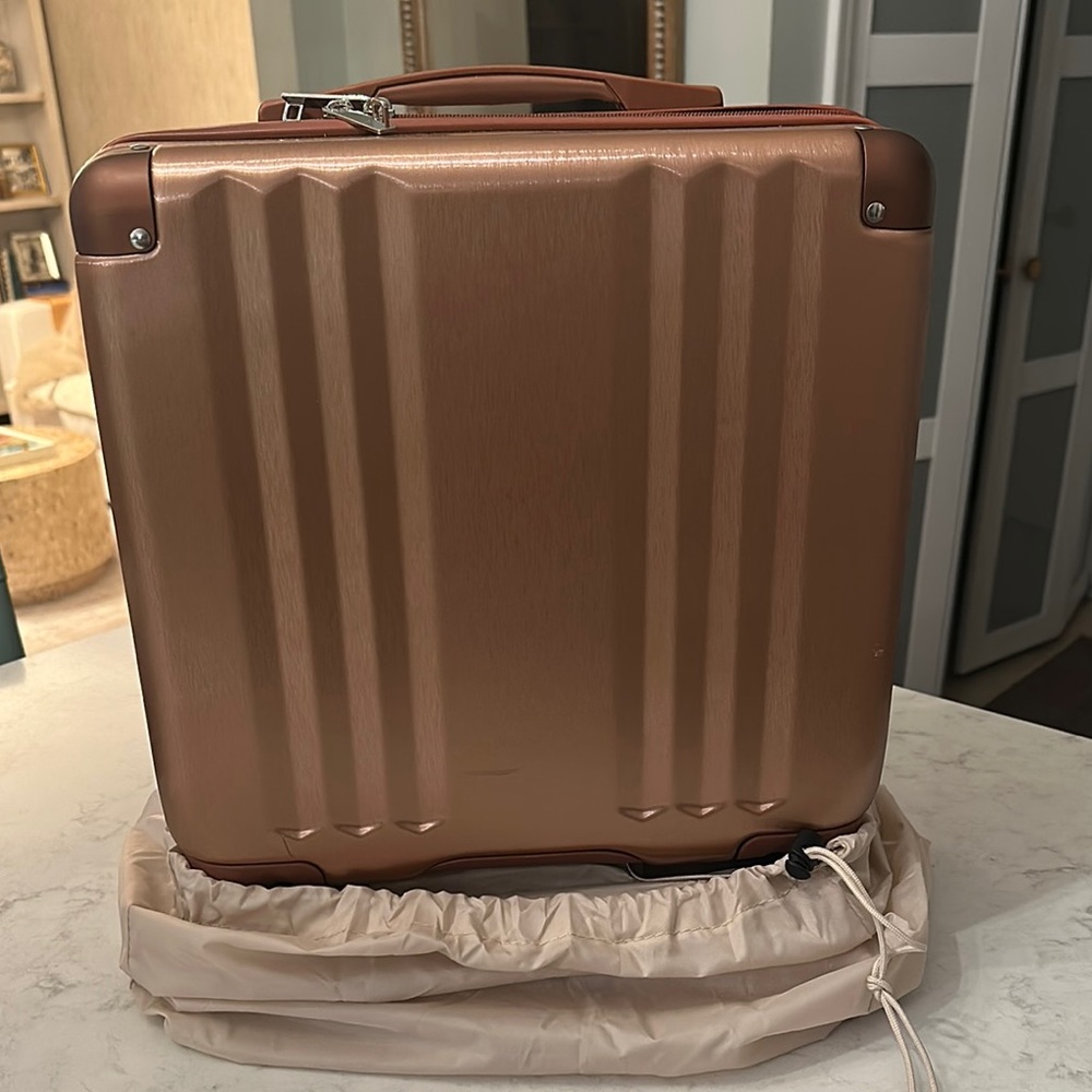 Calpak Ambeur mini in RoseGold